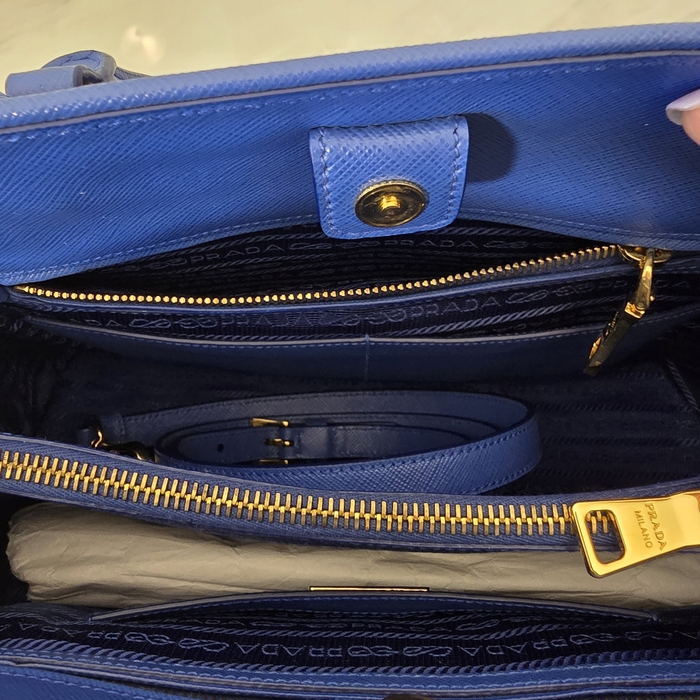 Prada Promenade Blue Saffiano Leather Women's Bag - NWOT - Picture 11 of 14